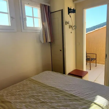 Comfortable Nest With Pool And Sea View Apartamento Saint-Raphaël