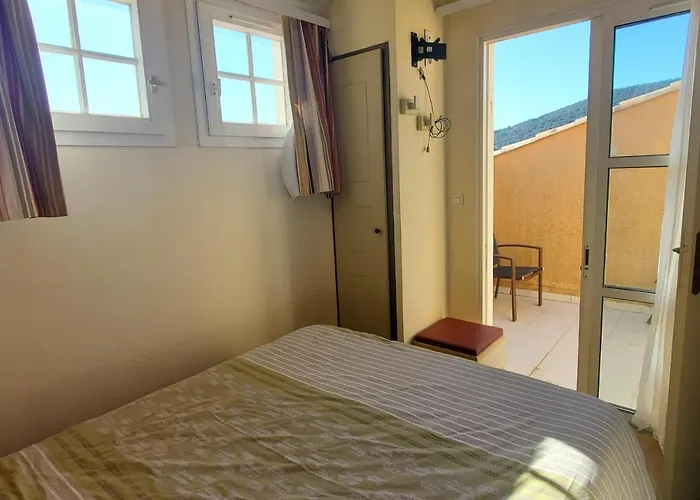 Comfortable Nest With Pool And Sea View Apartman Saint-Raphaël