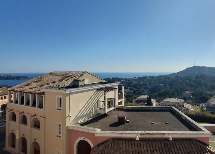 Comfortable Nest With Pool And Sea View