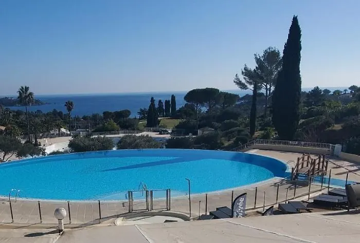 Comfortable Nest With Pool And Sea View